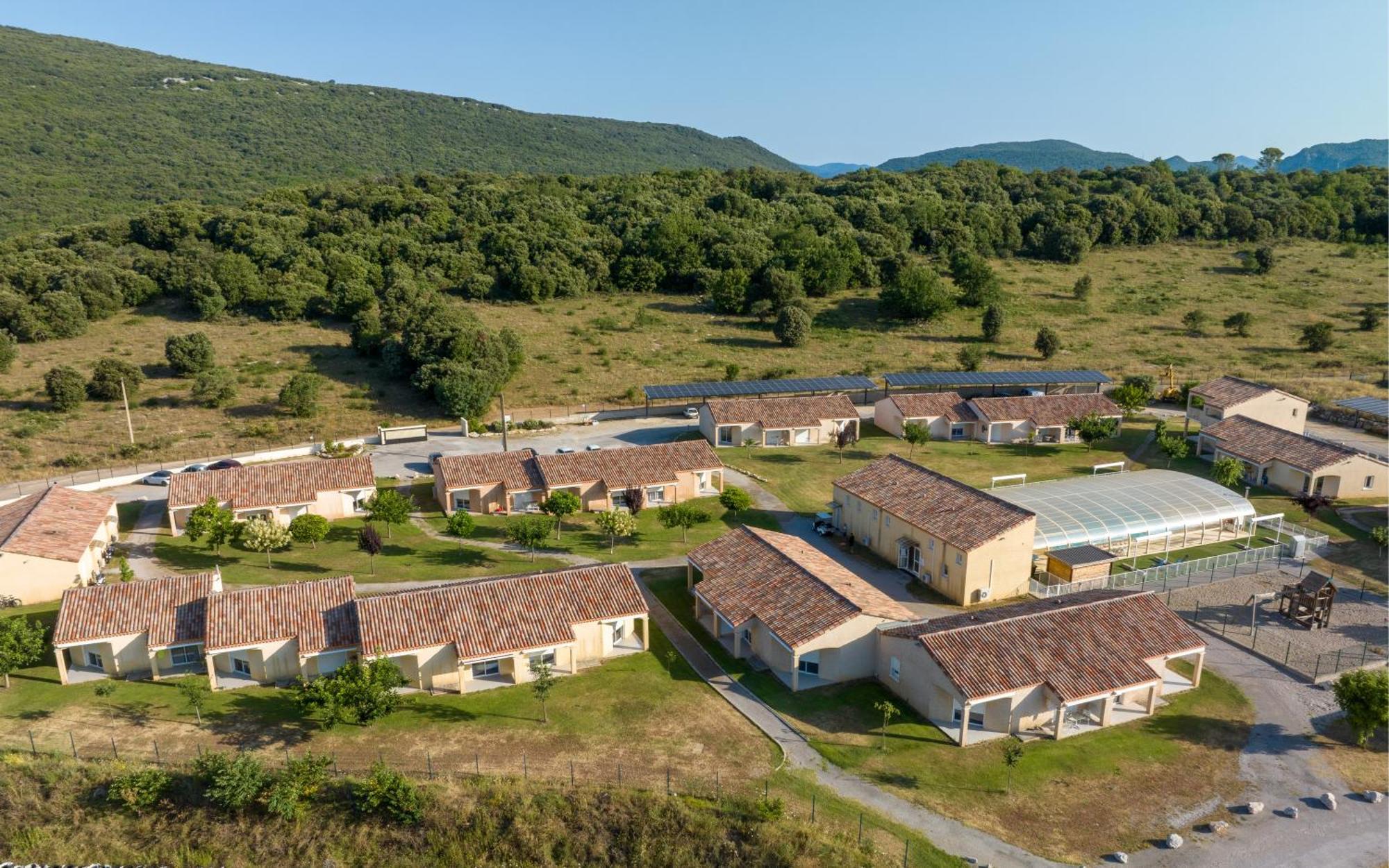 Park & Suites Village Gorges De L'Herault-Cevennes Brissac 외부 사진