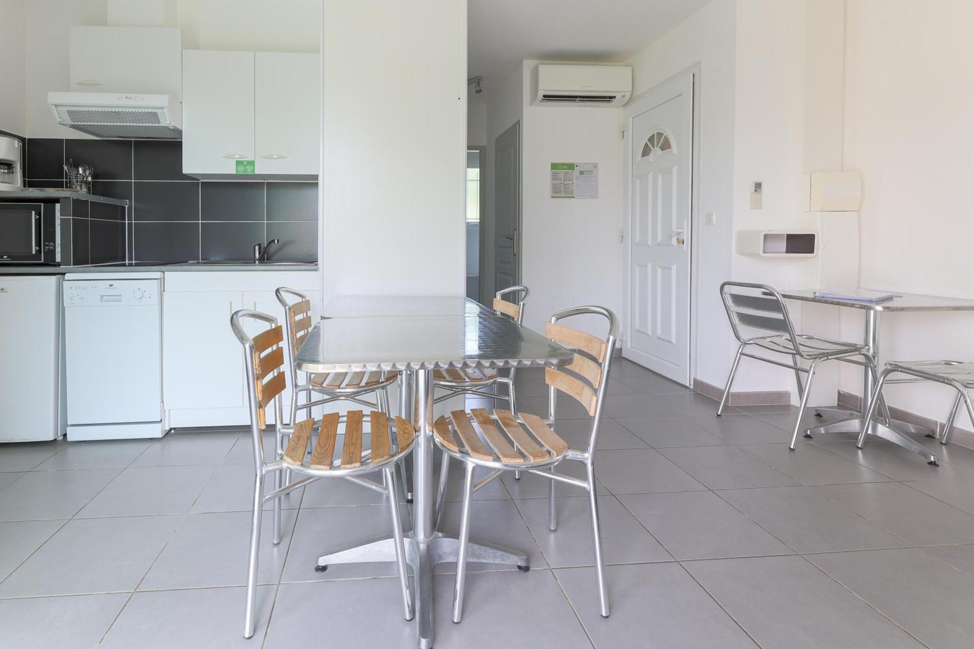 Park & Suites Village Gorges De L'Herault-Cevennes Brissac 외부 사진