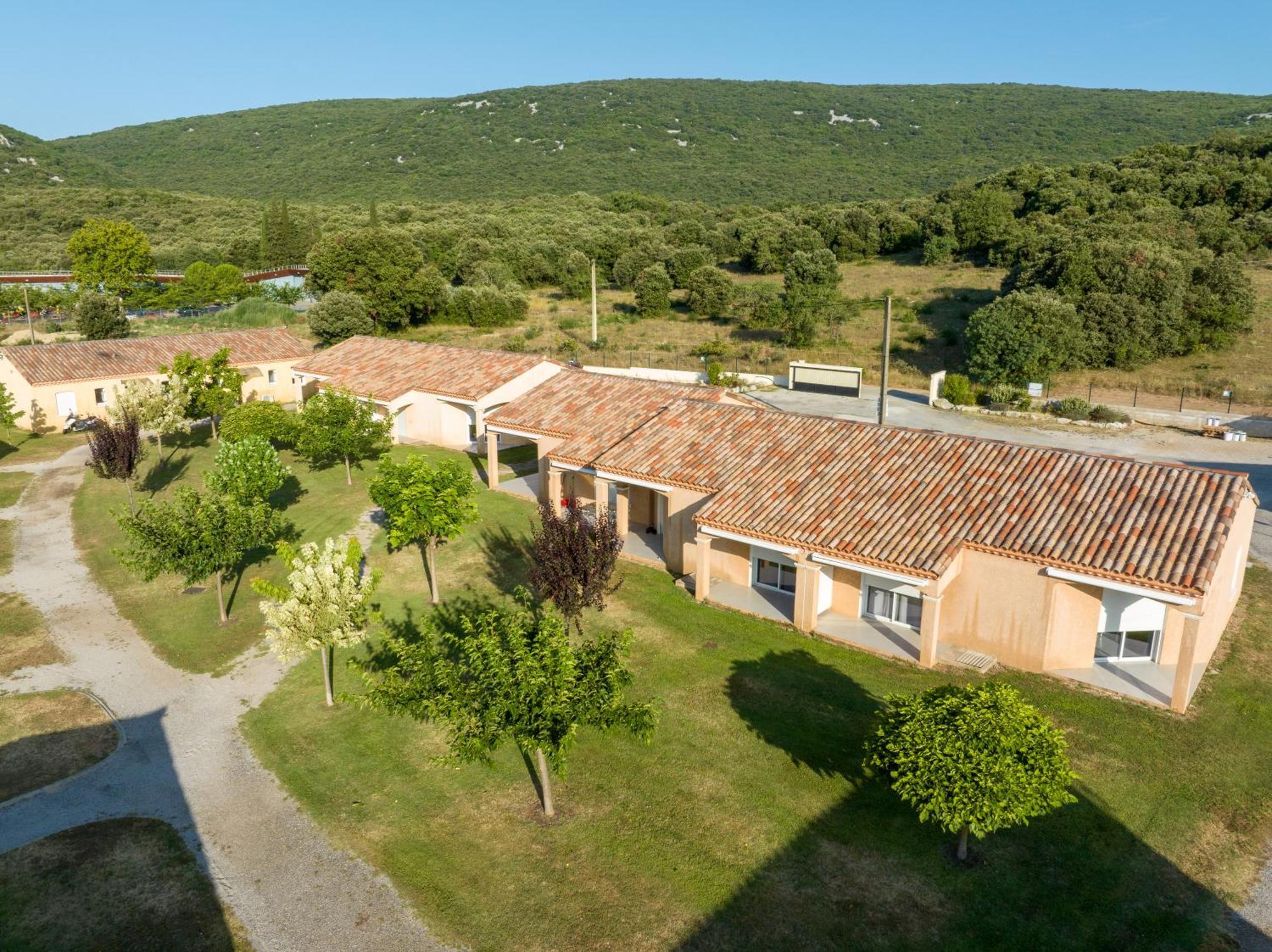 Park & Suites Village Gorges De L'Herault-Cevennes Brissac 외부 사진